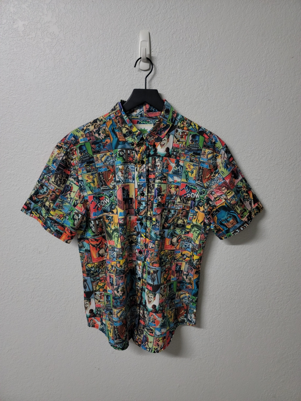 RSVLTS Batman “Pow! Boom! Zing!” KUNUFLEX Short Sleeve Shirt Men's Medium